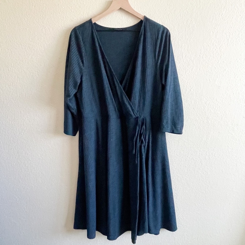 Torrid Midnight blue ribbed wrap dress